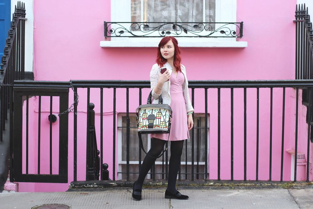  photo Paige Joanna Exploring London pink_zpswuzy4ska.jpg