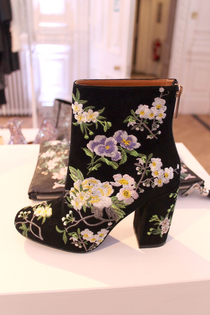 photo Paige Joanna Miss Seflridge AW16 Boots Embroidered_zps1vinksgm.jpg