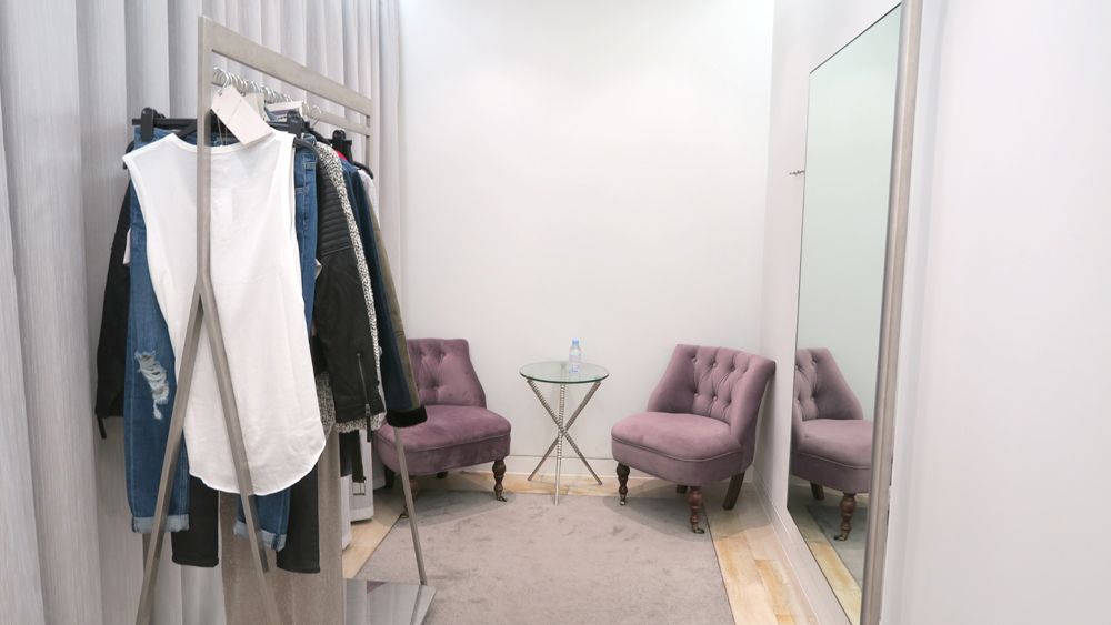  photo Paige Joanna Personal Shopping room Topshop_zpssm8qxidv.jpg