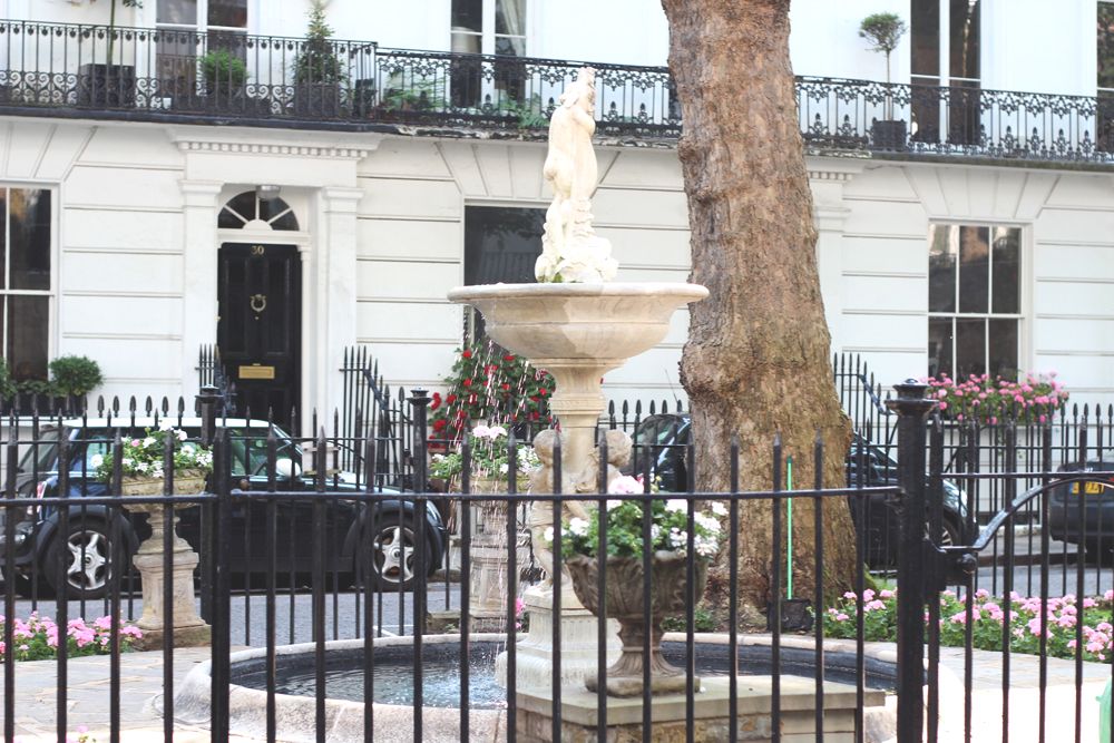  photo Paige Joanna Sloane Square_zps3bpxkmsc.jpg