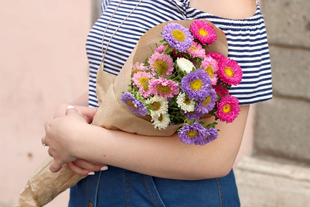  photo Paige Joanna rome flower market_zpsdzeov7hj.jpg