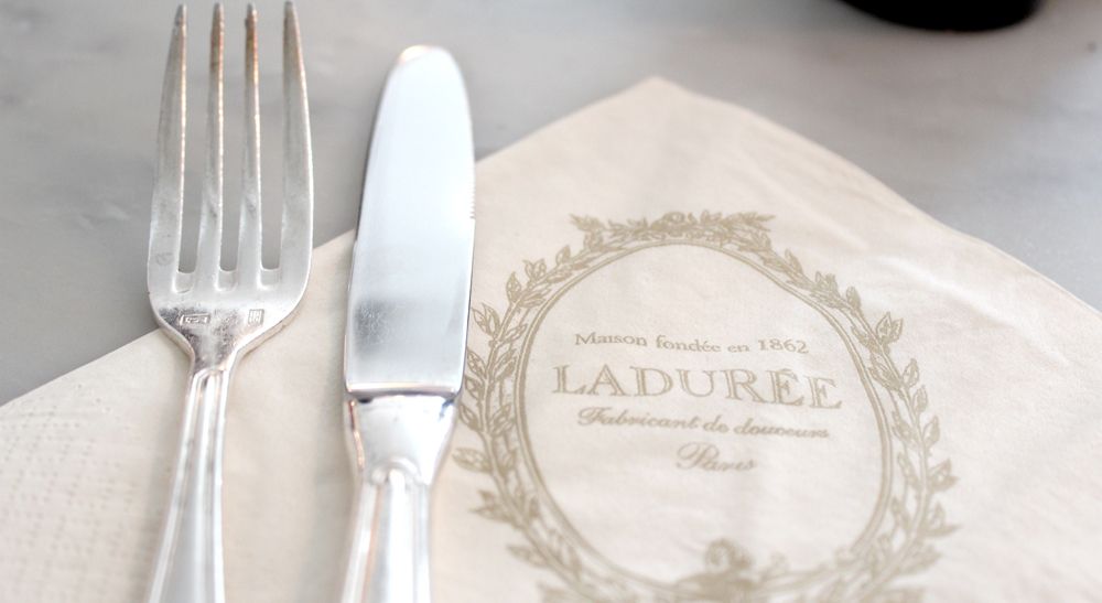  photo paige joanna exploring london lauree harrods_zpspyco43bs.jpg