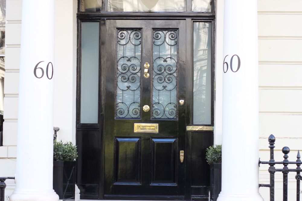  photo paige joanna south kensington door _zpsheebkn1u.jpg