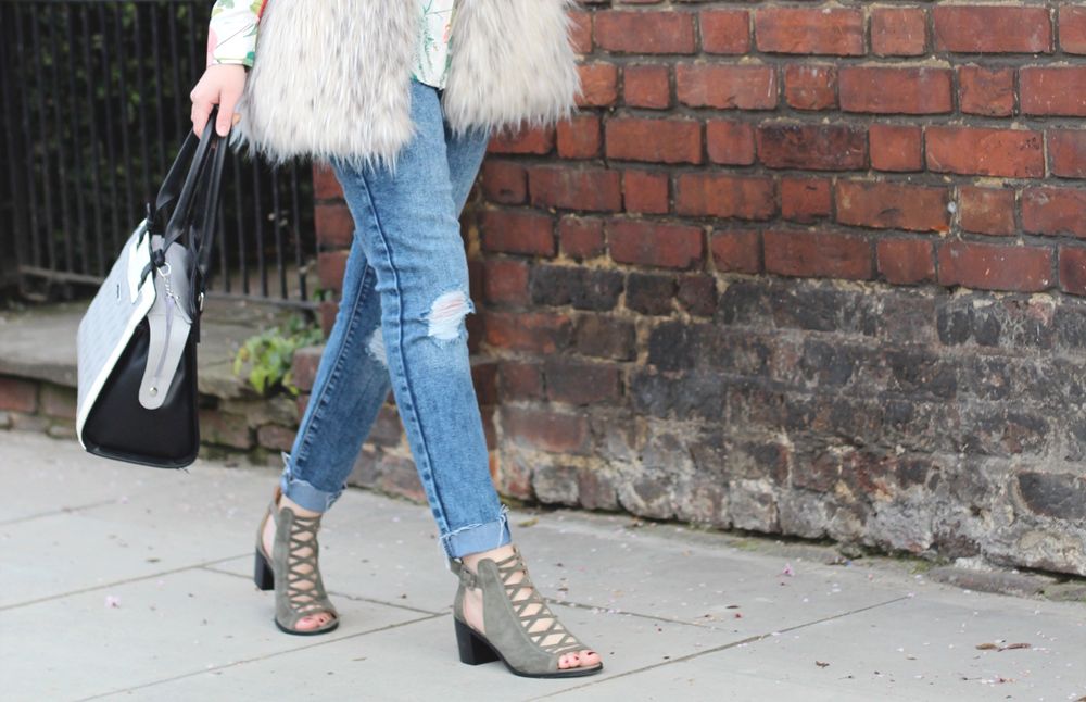  photo paige joanna step into spring shoes close up_zpsf6oexi5m.jpg