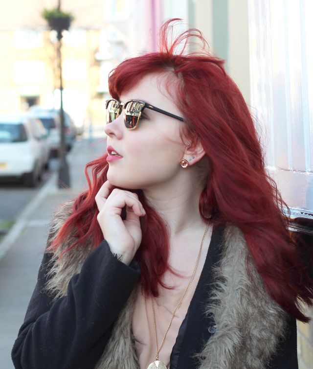 lola and grace earrings, red hair blogger, raybans