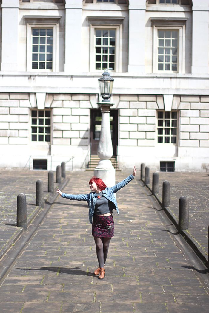 photo london exploring court yard greenwich_zps0qhsfejg.jpg