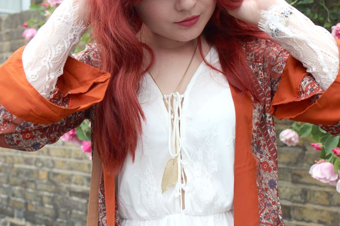 paige joanna boohoo kimono close up