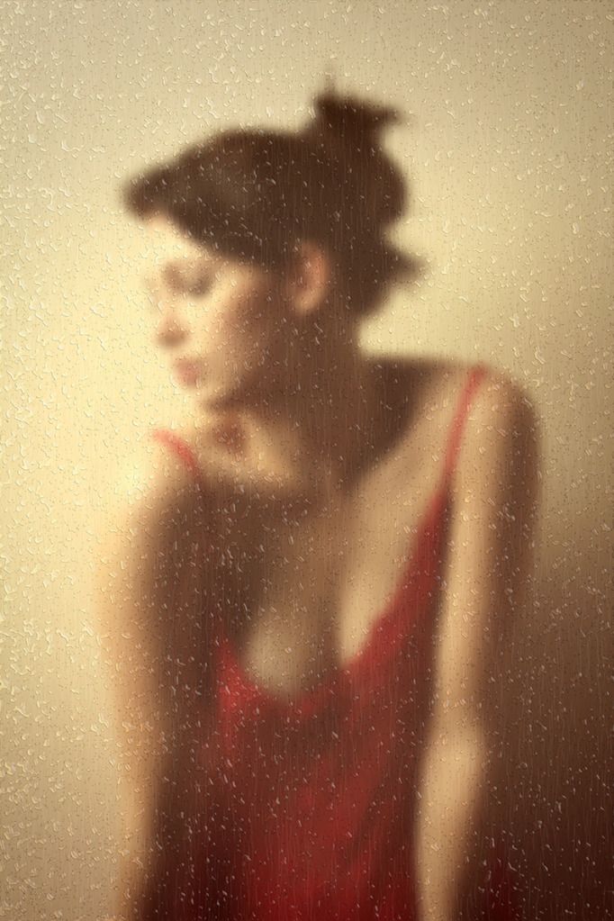 http://i1081.photobucket.com/albums/j343/steve4710/IMG_1970_Blur_SoftandDreamy_RainyDay.jpg
