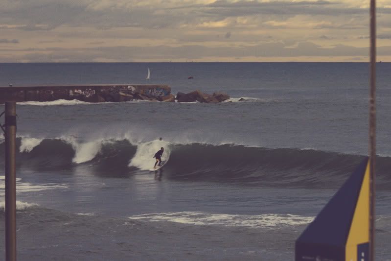 photo surfing-barceloneta-surfimento-9.jpg
