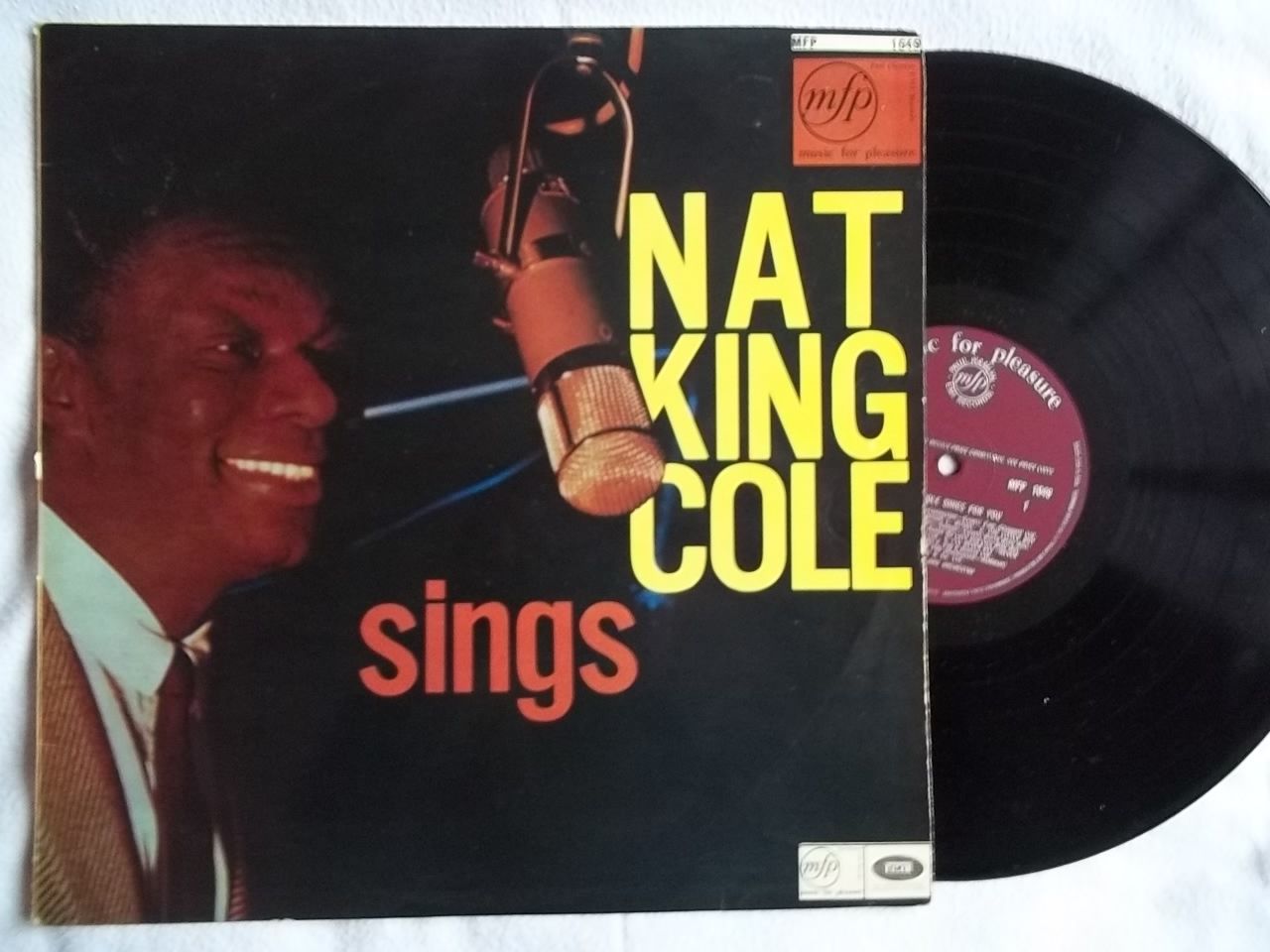 Nat King Cole Sings - Nat King Cole