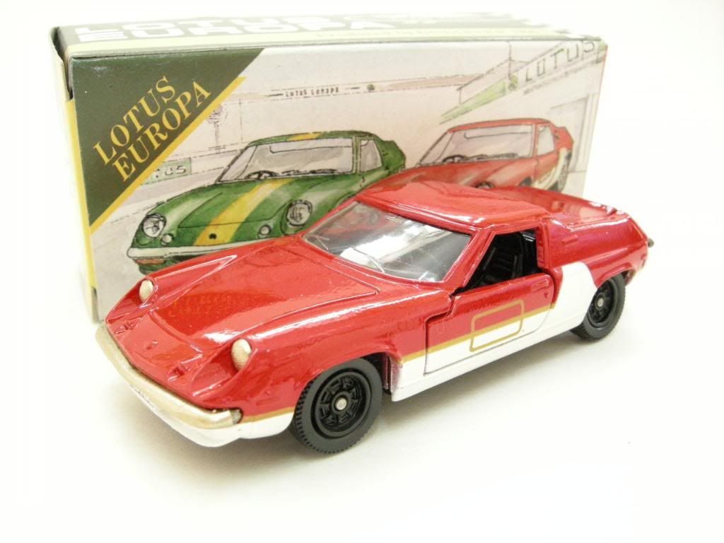 You are bidding on Tomica Dandy Lotus Europa Special Japan Scale is 143