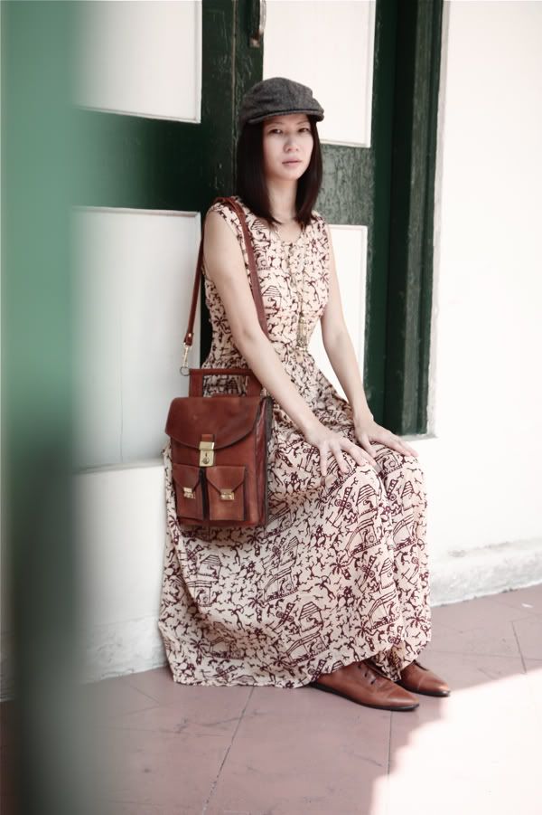 Waiting for someone? Maxi summer dress; leather satchel; brown leather booties