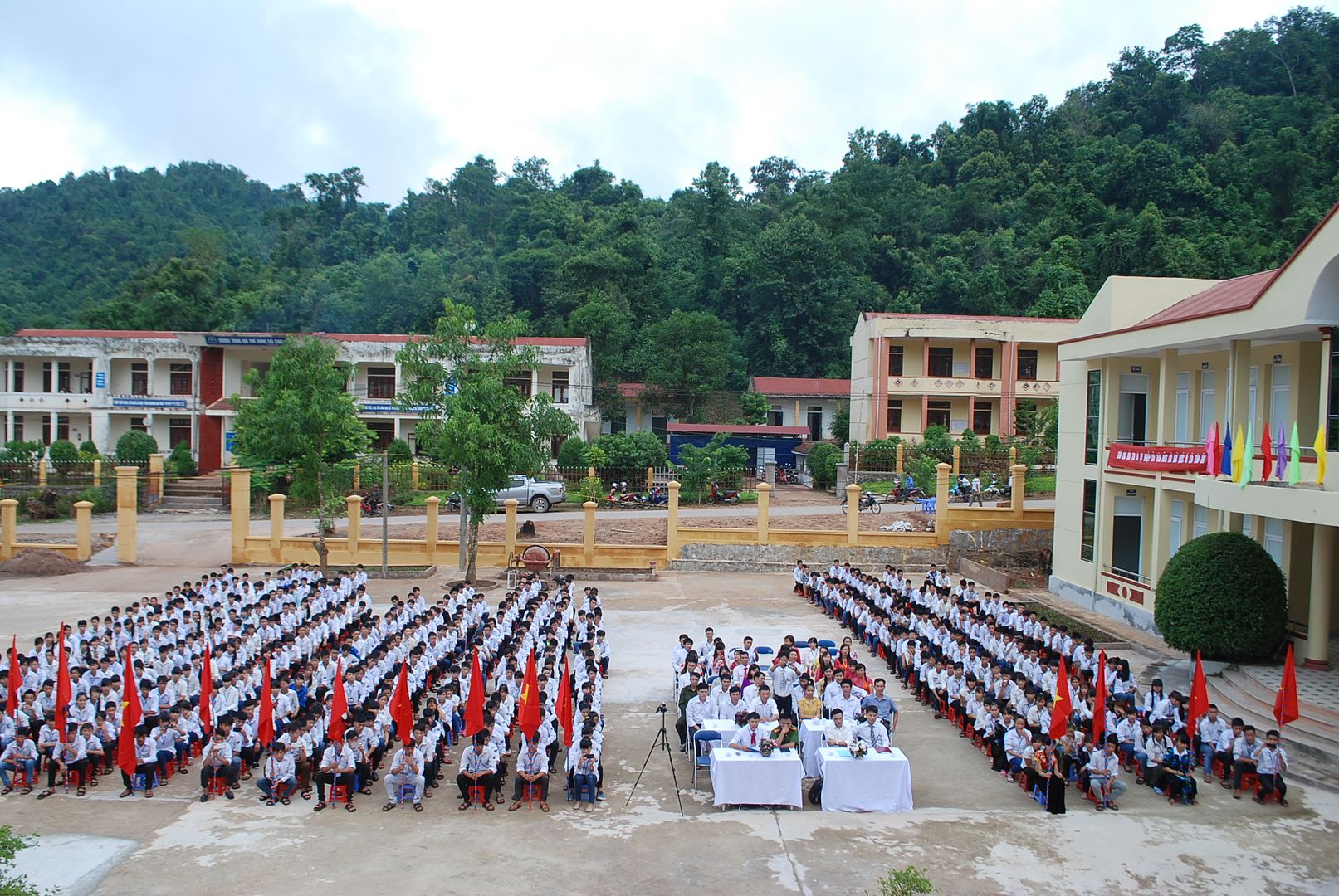 Trường THPT Chà Cang long trọng tổ chức lễ khai giảng năm học mới 2016-2017
