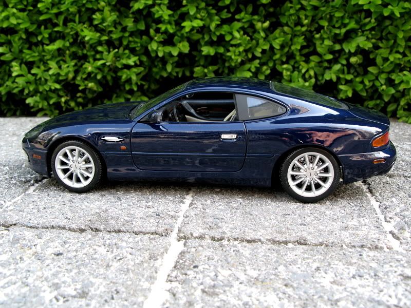 maisto aston martin